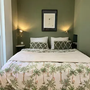 https://antonia-beach-house.thehaguehotels.net